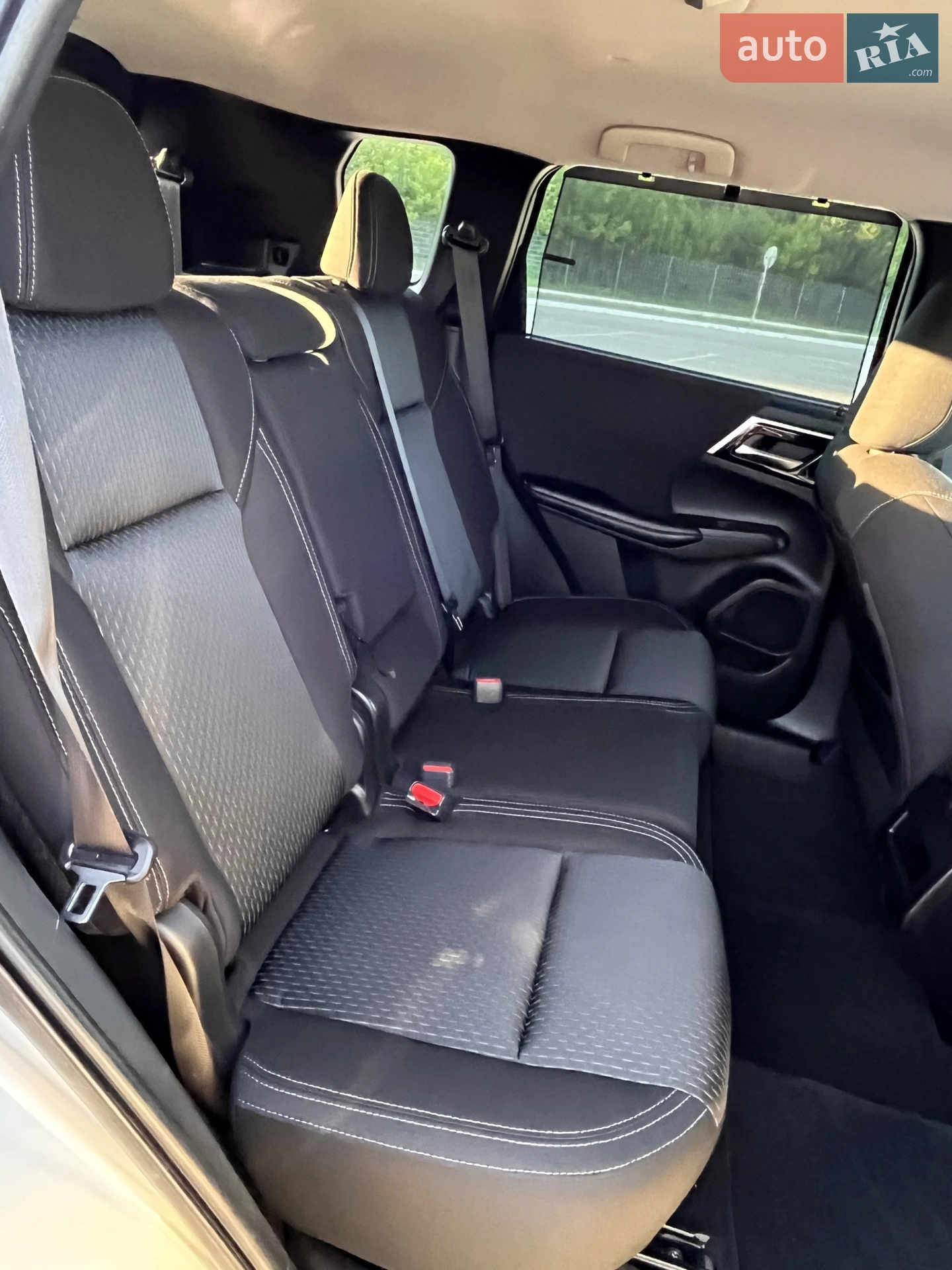 2021 Mitsubishi Outlander - мініатюра 25