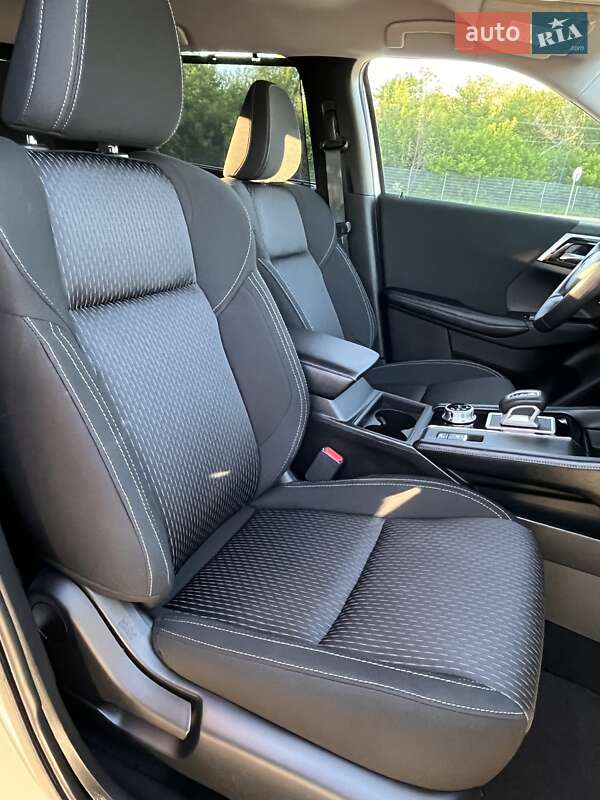 Позашляховик / Кросовер Mitsubishi Outlander 2021 в Запоріжжі