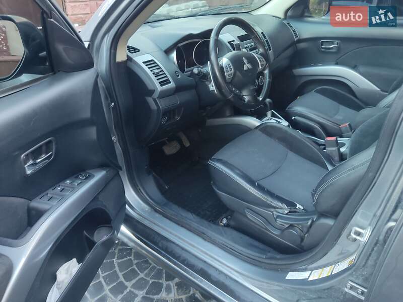 Позашляховик / Кросовер Mitsubishi Outlander 2012 в Рівному