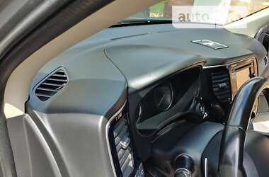 Позашляховик / Кросовер Mitsubishi Outlander 2013 в Ромнах