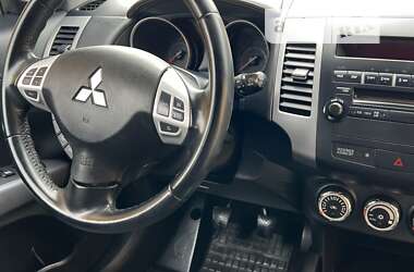 Внедорожник / Кроссовер Mitsubishi Outlander 2011 в Львове