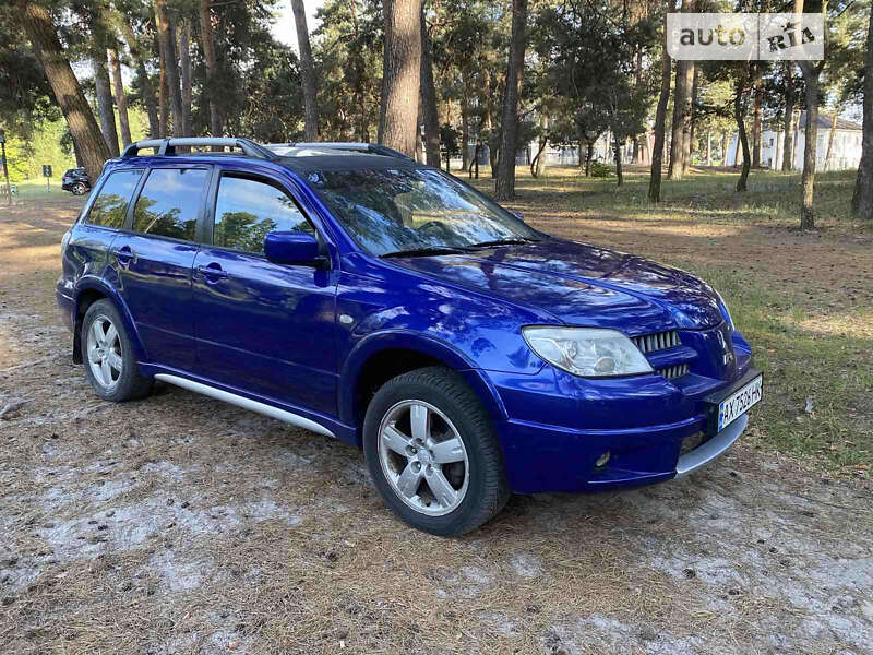 Позашляховик / Кросовер Mitsubishi Outlander 2005 в Охтирці