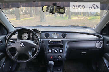 Внедорожник / Кроссовер Mitsubishi Outlander 2005 в Ахтырке