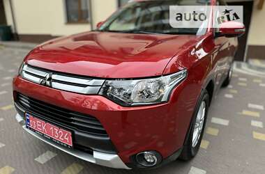 Внедорожник / Кроссовер Mitsubishi Outlander 2015 в Дрогобыче