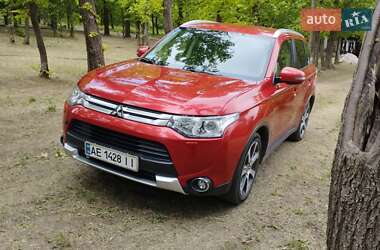 Внедорожник / Кроссовер Mitsubishi Outlander 2014 в Кривом Роге