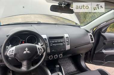 Внедорожник / Кроссовер Mitsubishi Outlander 2010 в Ровно