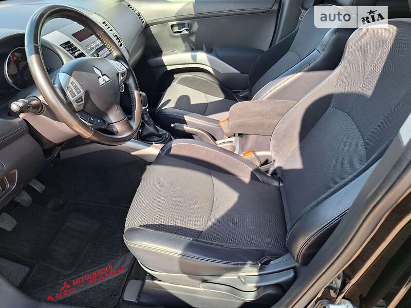 Позашляховик / Кросовер Mitsubishi Outlander 2012 в Стрию