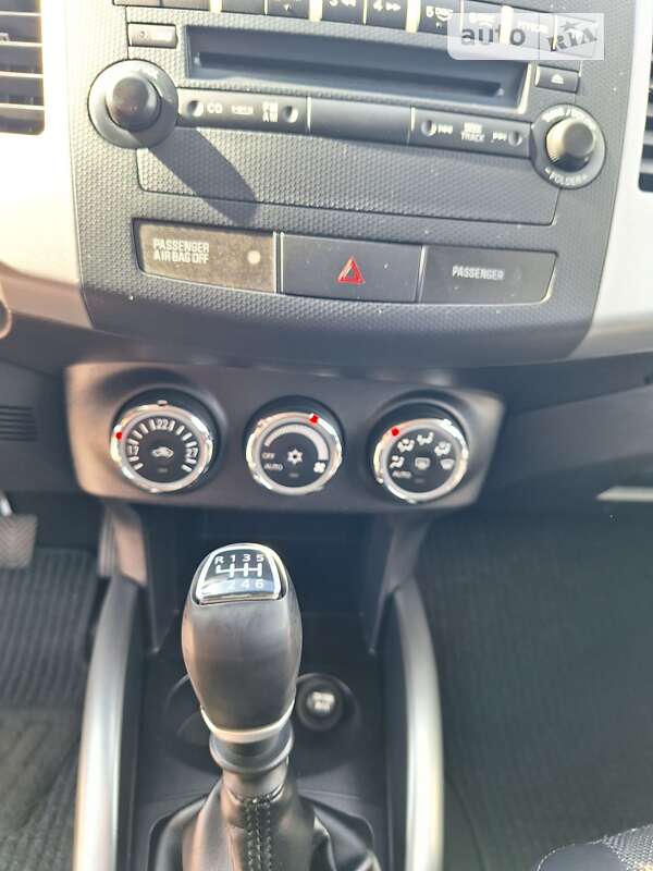 Позашляховик / Кросовер Mitsubishi Outlander 2012 в Стрию