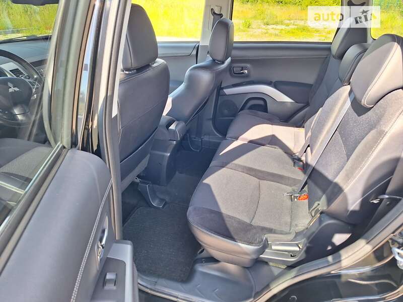Позашляховик / Кросовер Mitsubishi Outlander 2012 в Стрию