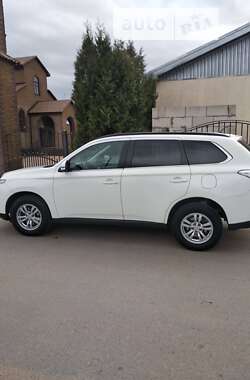 Позашляховик / Кросовер Mitsubishi Outlander 2013 в Житомирі