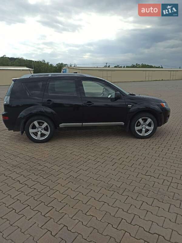 Позашляховик / Кросовер Mitsubishi Outlander 2007 в Чернівцях
