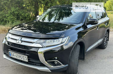 Позашляховик / Кросовер Mitsubishi Outlander 2017 в Кропивницькому