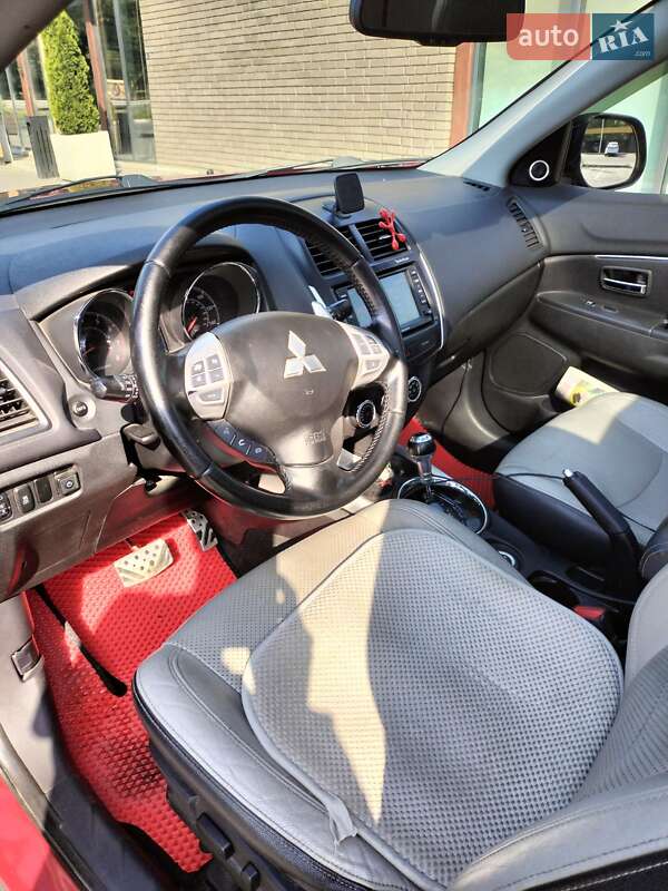 Позашляховик / Кросовер Mitsubishi Outlander 2013 в Дніпрі