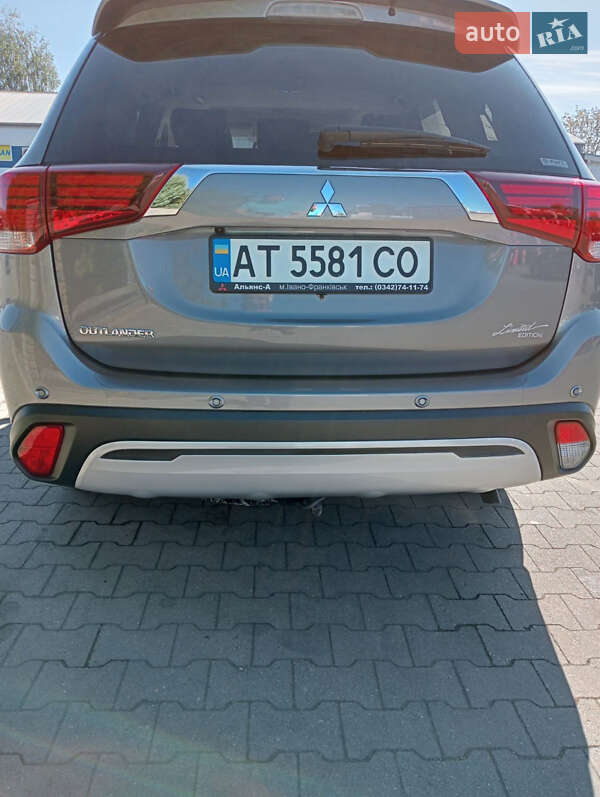 Позашляховик / Кросовер Mitsubishi Outlander 2021 в Івано-Франківську