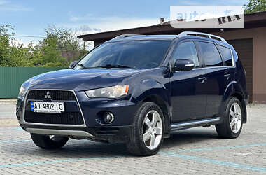 Внедорожник / Кроссовер Mitsubishi Outlander 2010 в Надворной