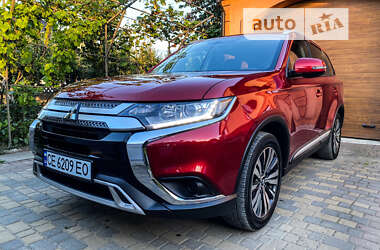 Внедорожник / Кроссовер Mitsubishi Outlander 2023 в Черновцах