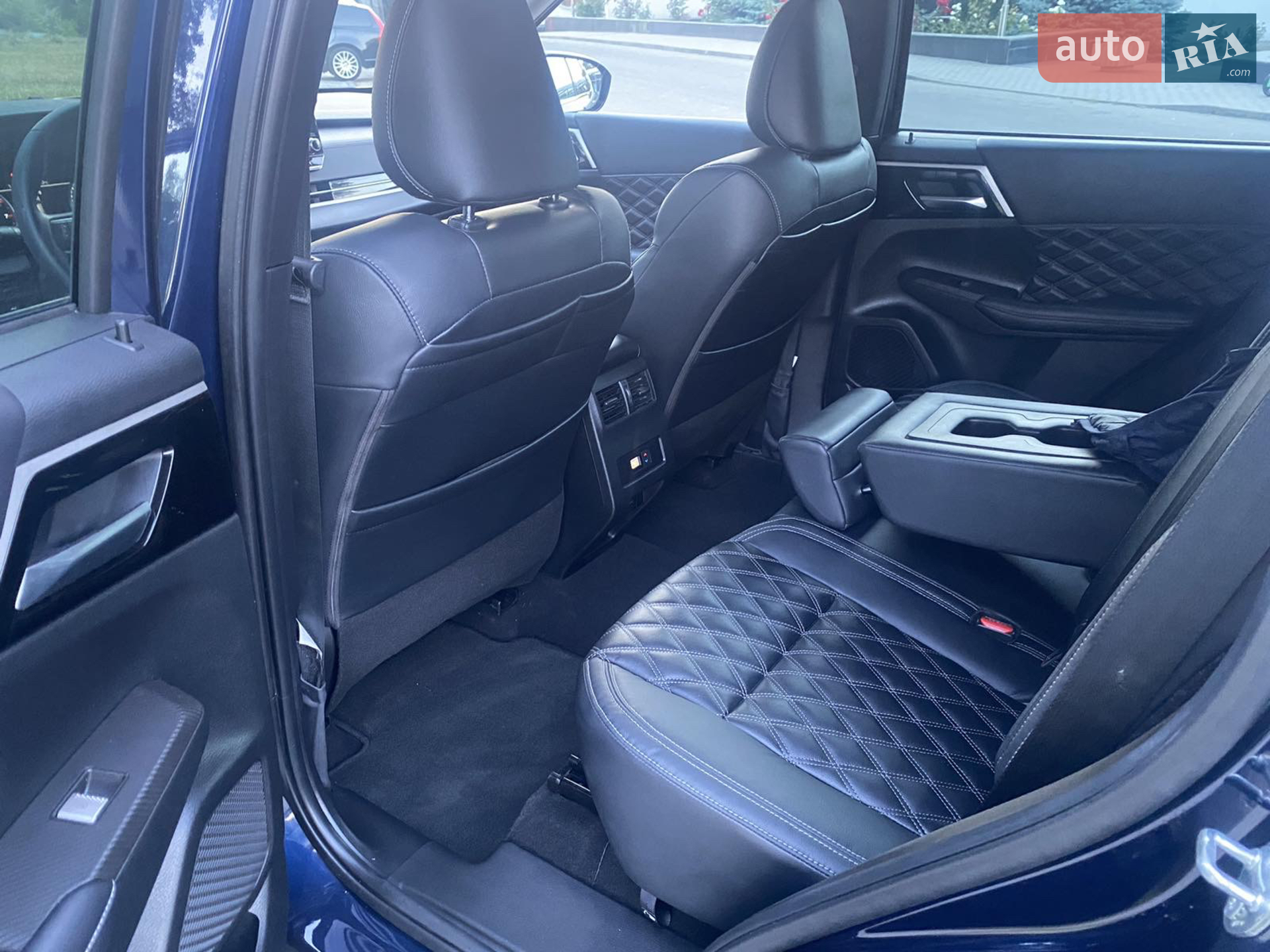 2022 Mitsubishi Outlander - мініатюра 12