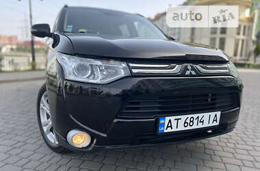 Внедорожник / Кроссовер Mitsubishi Outlander 2012 в Ивано-Франковске