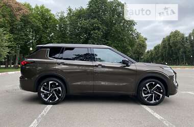 Внедорожник / Кроссовер Mitsubishi Outlander 2021 в Харькове