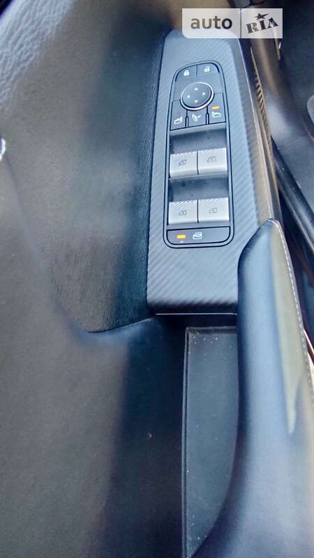 Внедорожник / Кроссовер Mitsubishi Outlander 2023 в Запорожье