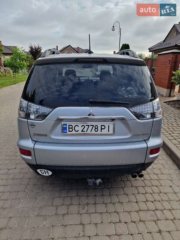 Внедорожник / Кроссовер Mitsubishi Outlander 2012 в Львове