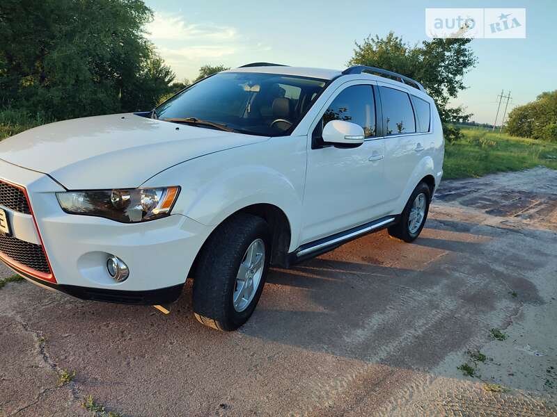 Внедорожник / Кроссовер Mitsubishi Outlander 2012 в Нежине
