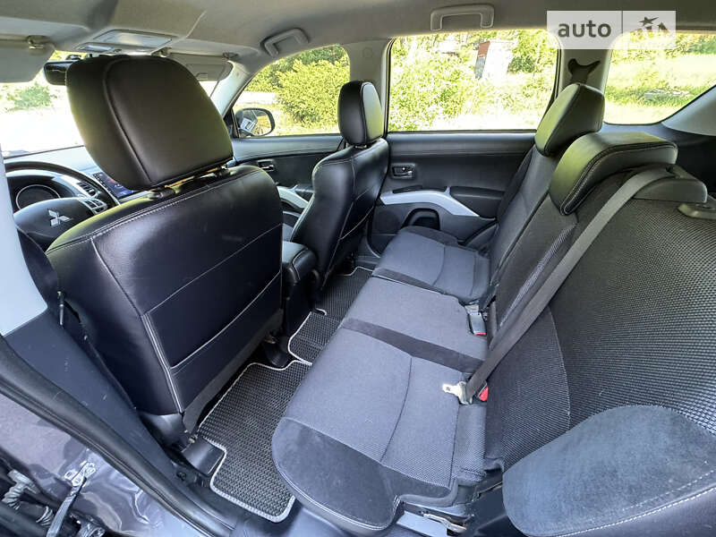 Внедорожник / Кроссовер Mitsubishi Outlander 2011 в Полтаве