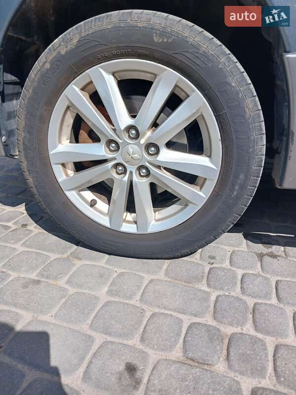 Внедорожник / Кроссовер Mitsubishi Outlander 2004 в Тернополе фото 14 Внедорожник / Кроссовер Mitsubishi Outlander 2004 в Тернополе