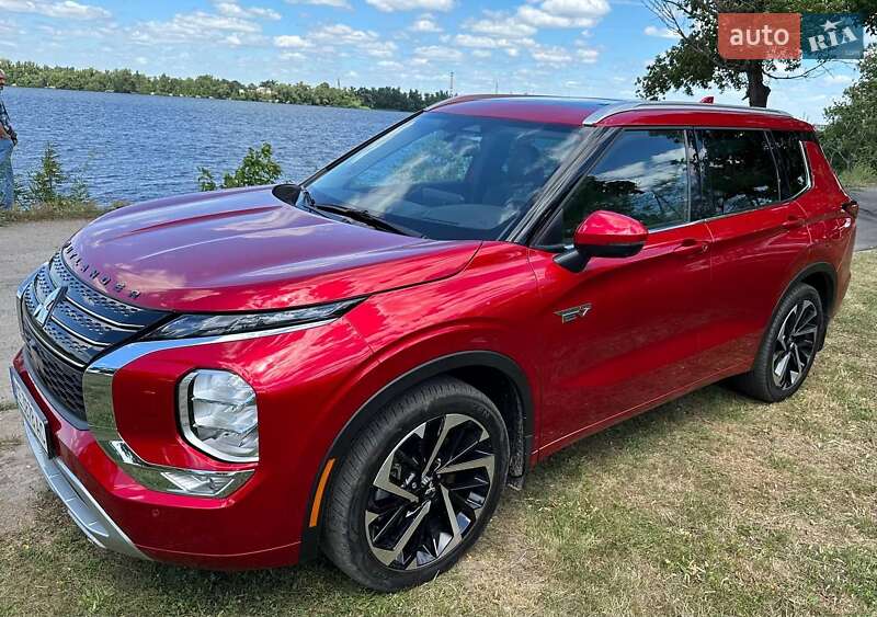 Mitsubishi Outlander 2023