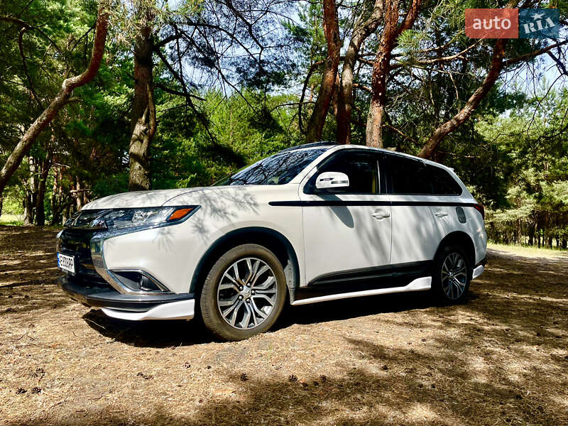 Mitsubishi Outlander 2016