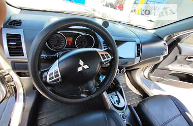 Внедорожник / Кроссовер Mitsubishi Outlander 2007 в Киеве