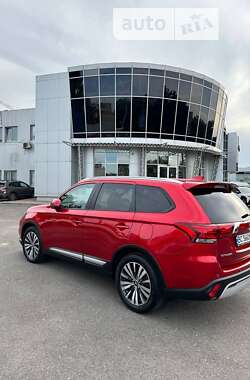 Позашляховик / Кросовер Mitsubishi Outlander 2021 в Львові