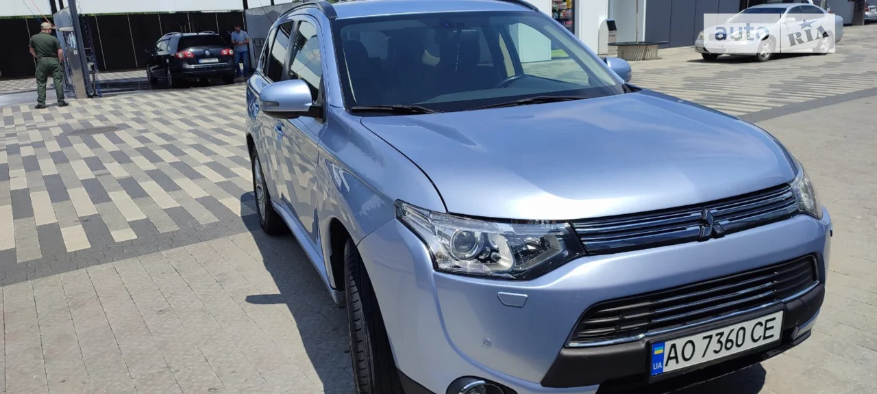 2015 Mitsubishi Outlander - мініатюра 12