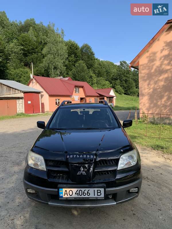 Внедорожник / Кроссовер Mitsubishi Outlander 2005 в Рахове фото 4 Внедорожник / Кроссовер Mitsubishi Outlander 2005 в Рахове