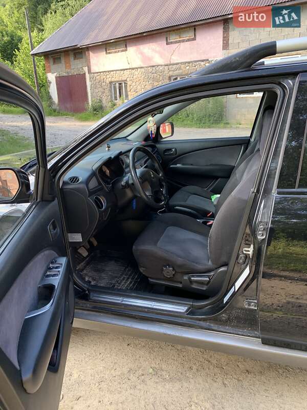 Внедорожник / Кроссовер Mitsubishi Outlander 2005 в Рахове фото 7 Внедорожник / Кроссовер Mitsubishi Outlander 2005 в Рахове