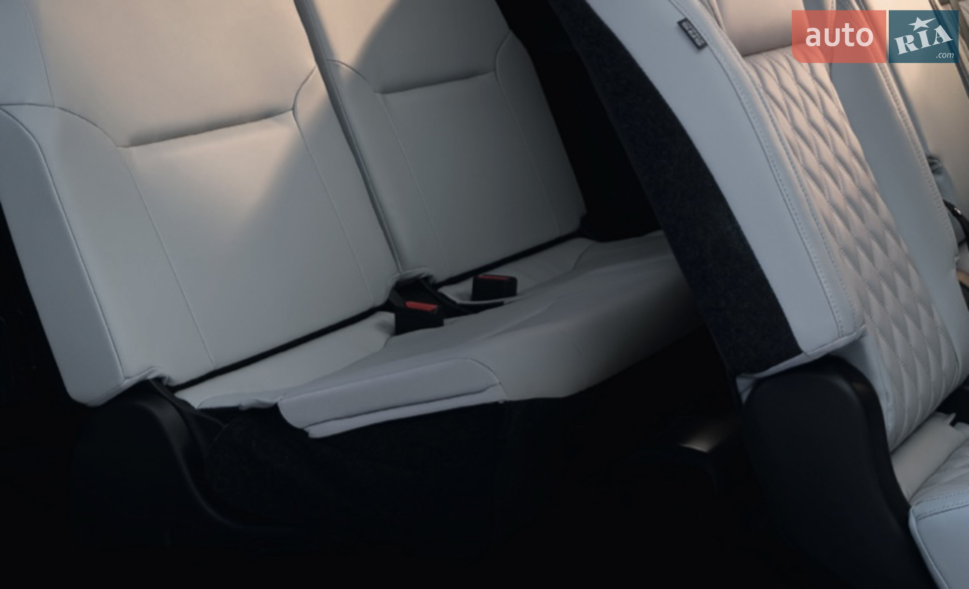 2022 Mitsubishi Outlander - мініатюра 17