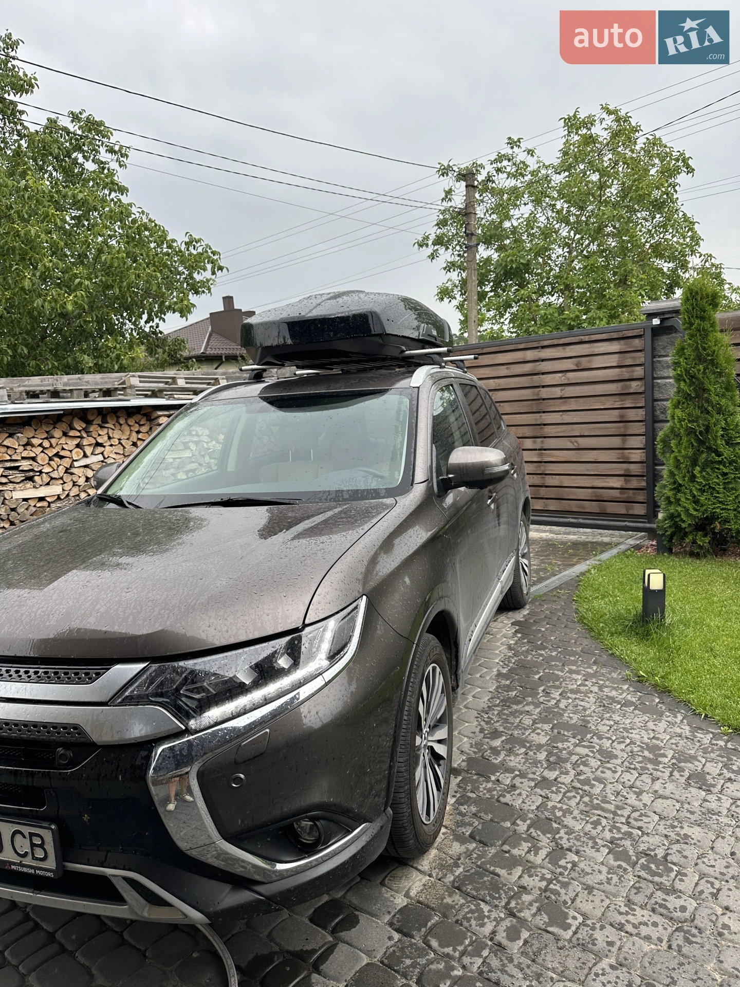 2021 Mitsubishi Outlander - фото 1