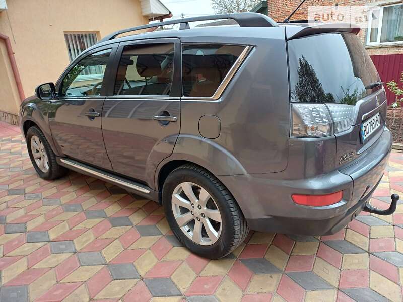 Внедорожник / Кроссовер Mitsubishi Outlander 2010 в Тернополе