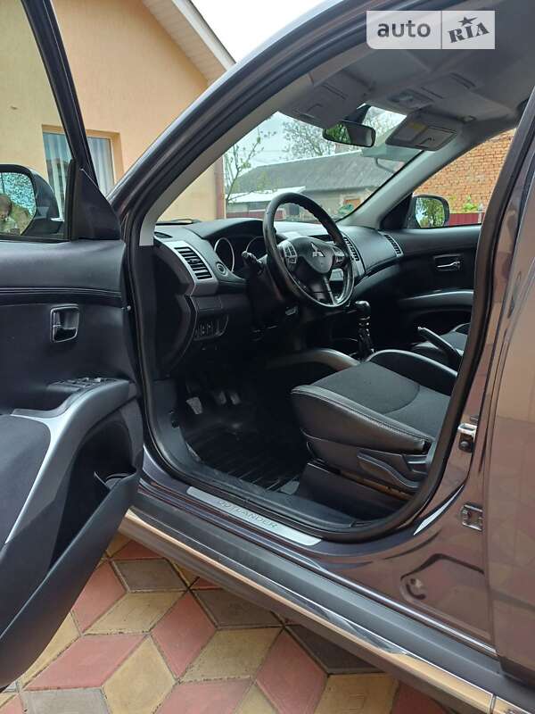Внедорожник / Кроссовер Mitsubishi Outlander 2010 в Тернополе