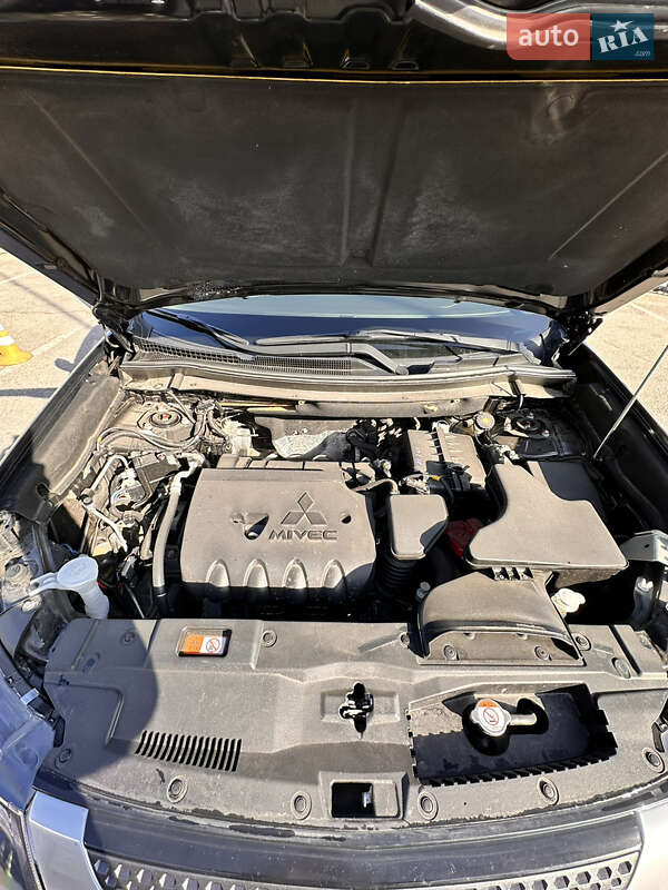 Позашляховик / Кросовер Mitsubishi Outlander 2018 в Запоріжжі