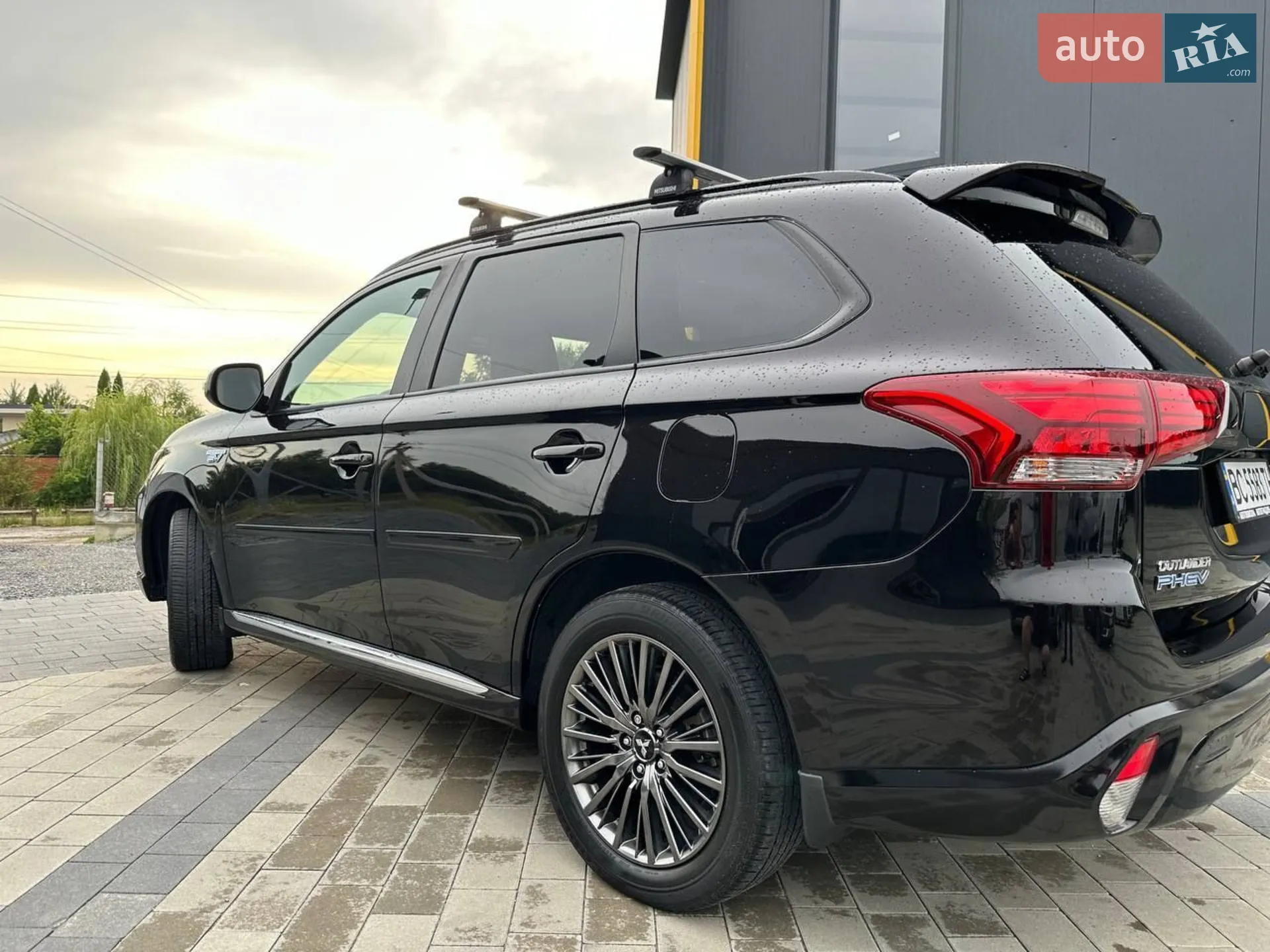 2020 Mitsubishi Outlander - мініатюра 9