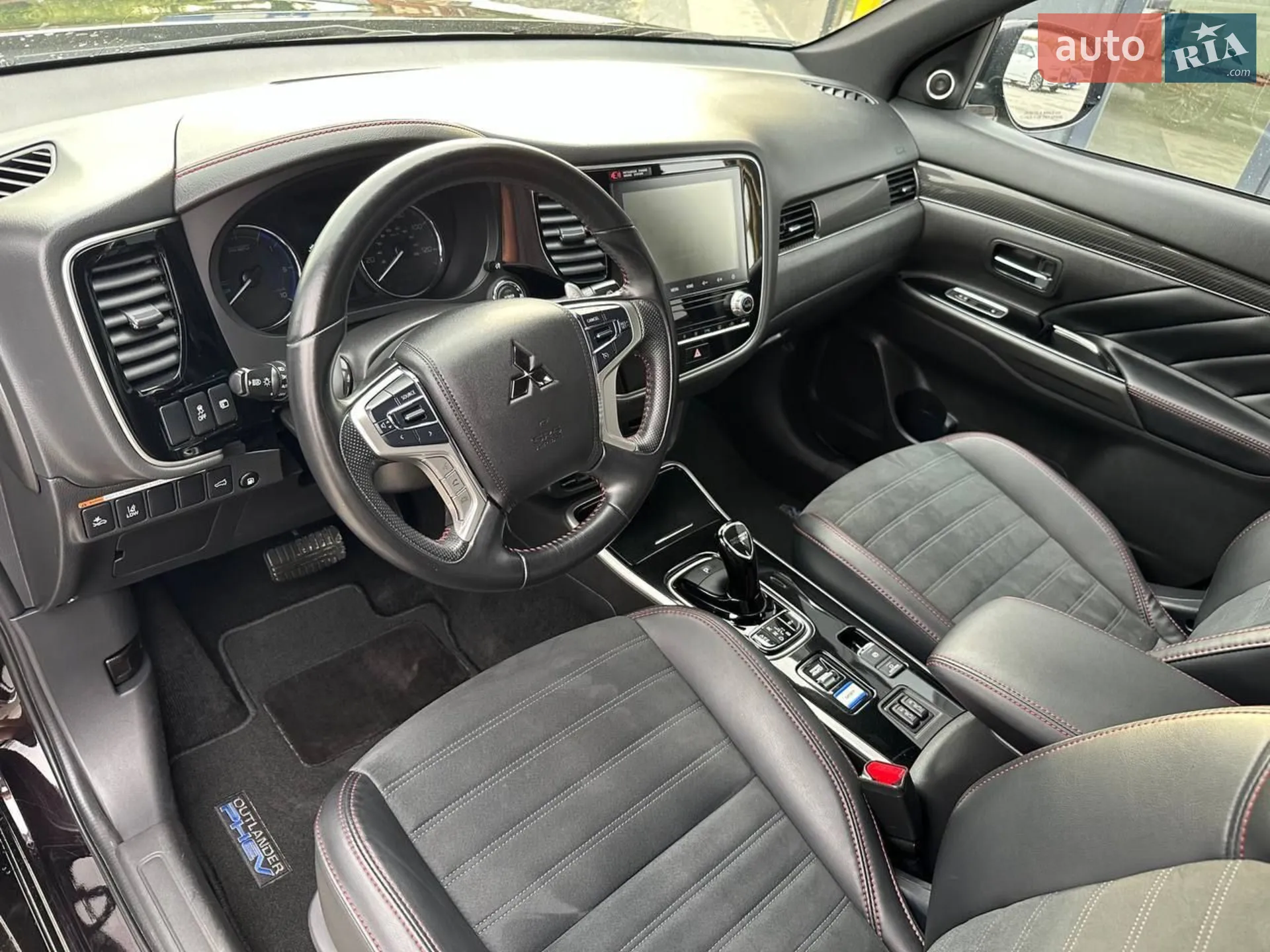2020 Mitsubishi Outlander - мініатюра 11