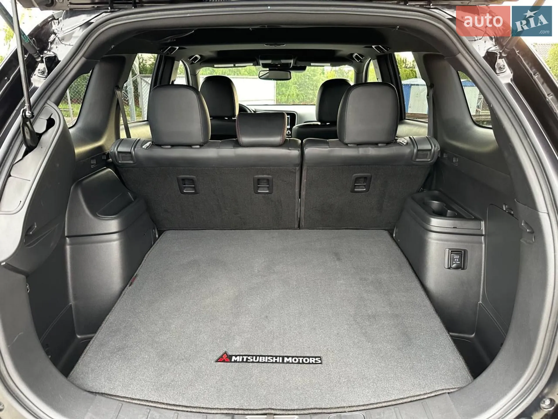 2020 Mitsubishi Outlander - мініатюра 13