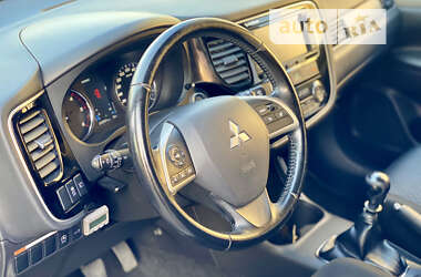 Внедорожник / Кроссовер Mitsubishi Outlander 2013 в Полтаве