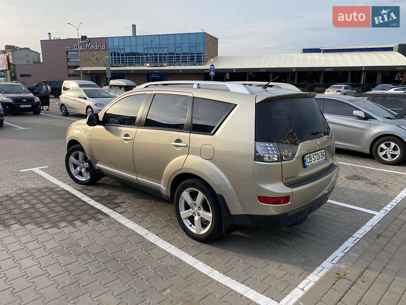 Позашляховик / Кросовер Mitsubishi Outlander 2007 в Києві