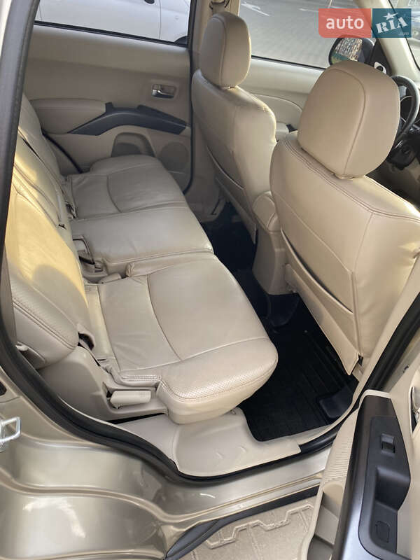 Позашляховик / Кросовер Mitsubishi Outlander 2007 в Києві