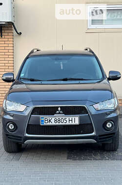 Позашляховик / Кросовер Mitsubishi Outlander 2011 в Дубні