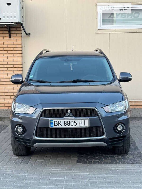 Mitsubishi Outlander 2011