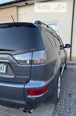 Внедорожник / Кроссовер Mitsubishi Outlander 2011 в 