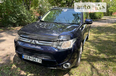 Позашляховик / Кросовер Mitsubishi Outlander 2013 в Харкові